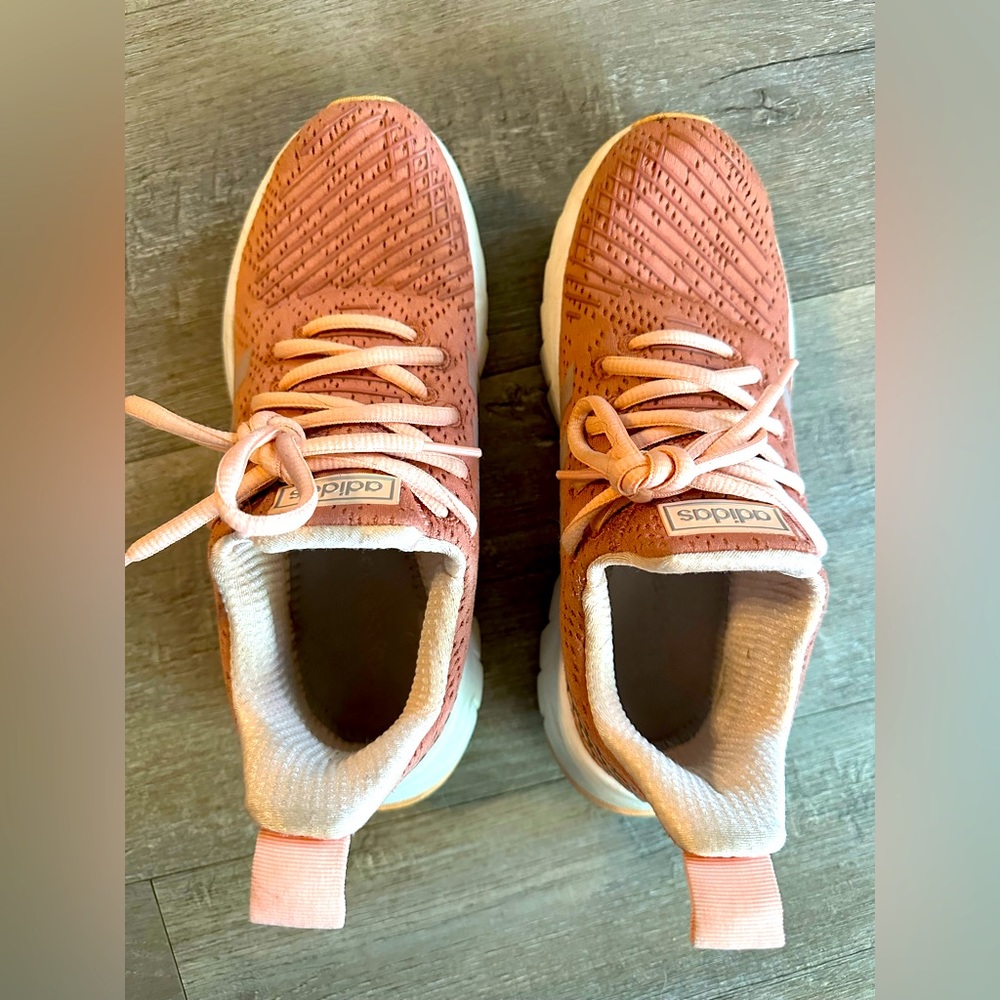 Adidas Sneakers